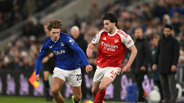 半场战报：热那亚1-1维罗纳，洛伦佐-科隆博建功，拉菲克-贝尔加利破门（半场速递：热那亚1-1维罗纳，洛伦佐-科隆博与拉菲克-贝尔加利各入一球）