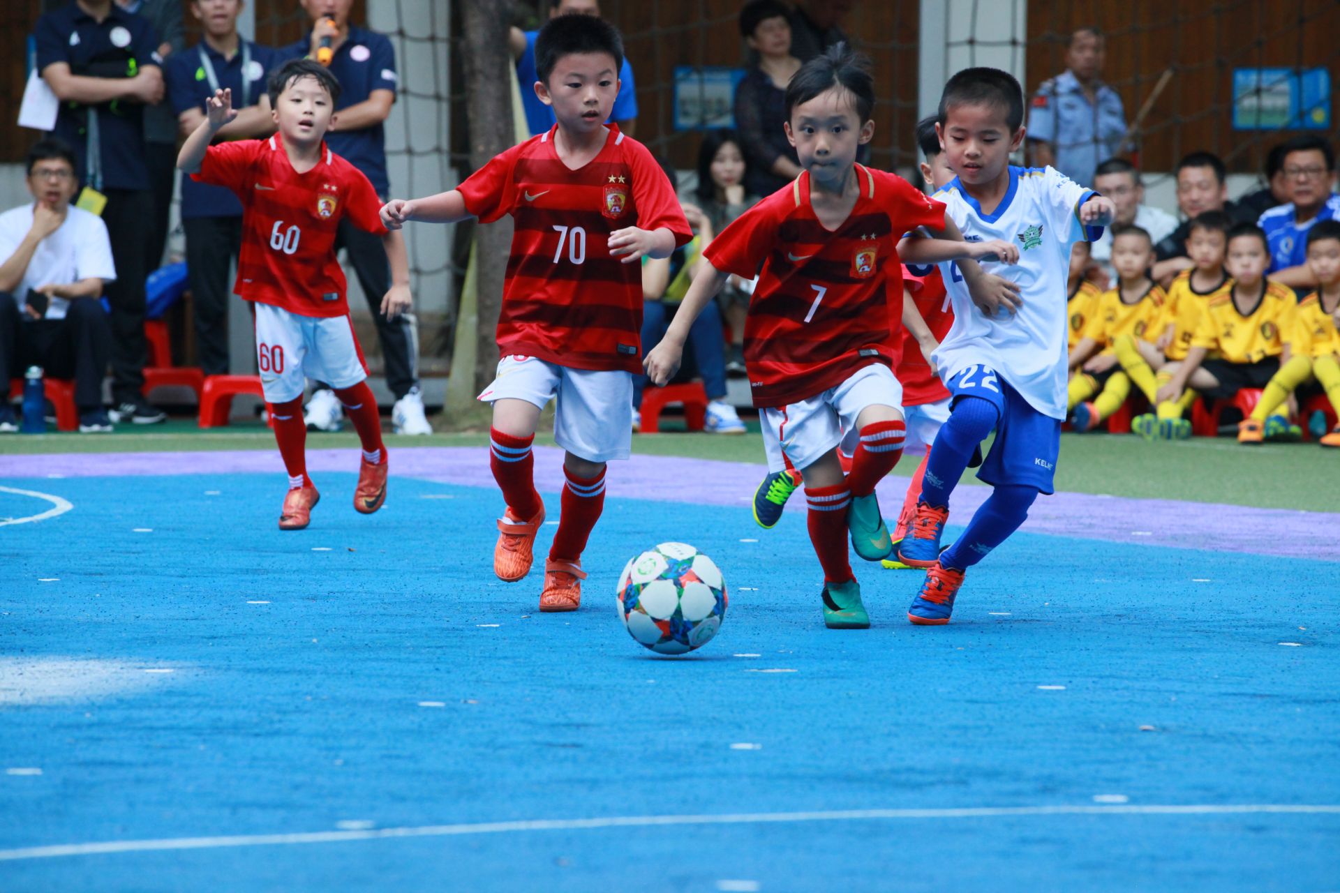 全队第三高！王俊杰两分5中4得9分终结3连败 赵维伦第7场被DNP（王俊杰5投4中砍9分助队止三连败，全队得分第三；赵维伦第7战DNP）