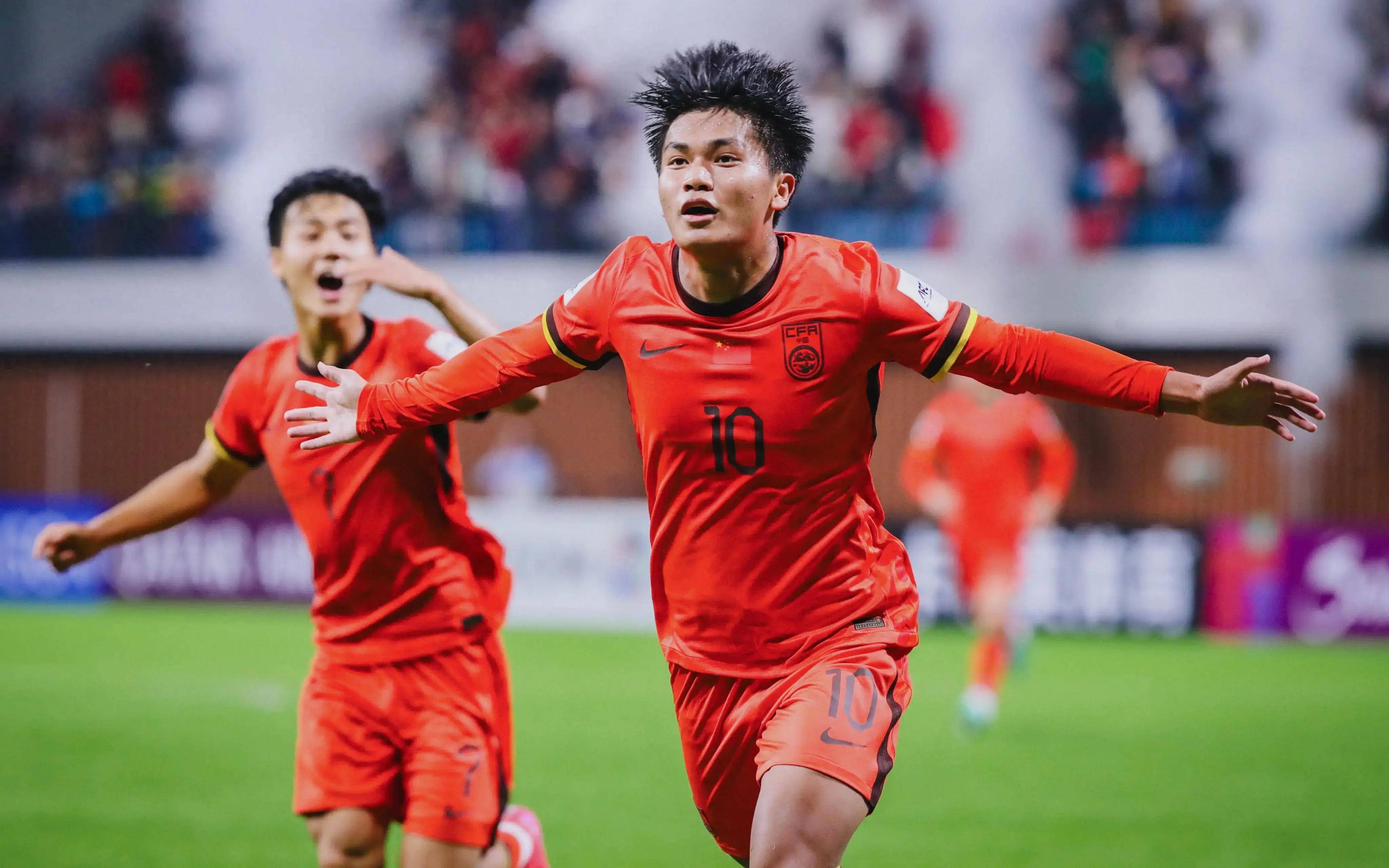 剑南春｜米兰连丢两球2-2帕尔马，莱奥点射，萨56贴地斩破门（剑南春｜米兰先丢两球后2-2战平帕尔马，莱奥点球命中，萨第56分钟贴地斩破门）