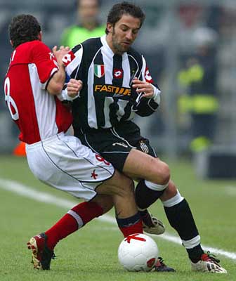 米纳拉：17岁被造谣成42岁，诽谤与谣言摧毁了我的职业生涯（米纳拉自述：17岁却被传成42岁，谣言与诽谤如何摧毁了我的职业生涯）