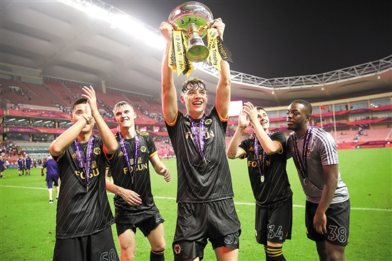 记者：利物浦没有对萨拉赫纪律处罚，他的落选只是阵容选择（记者：萨拉赫未受纪律处罚，落选仅系利物浦阵容选择）