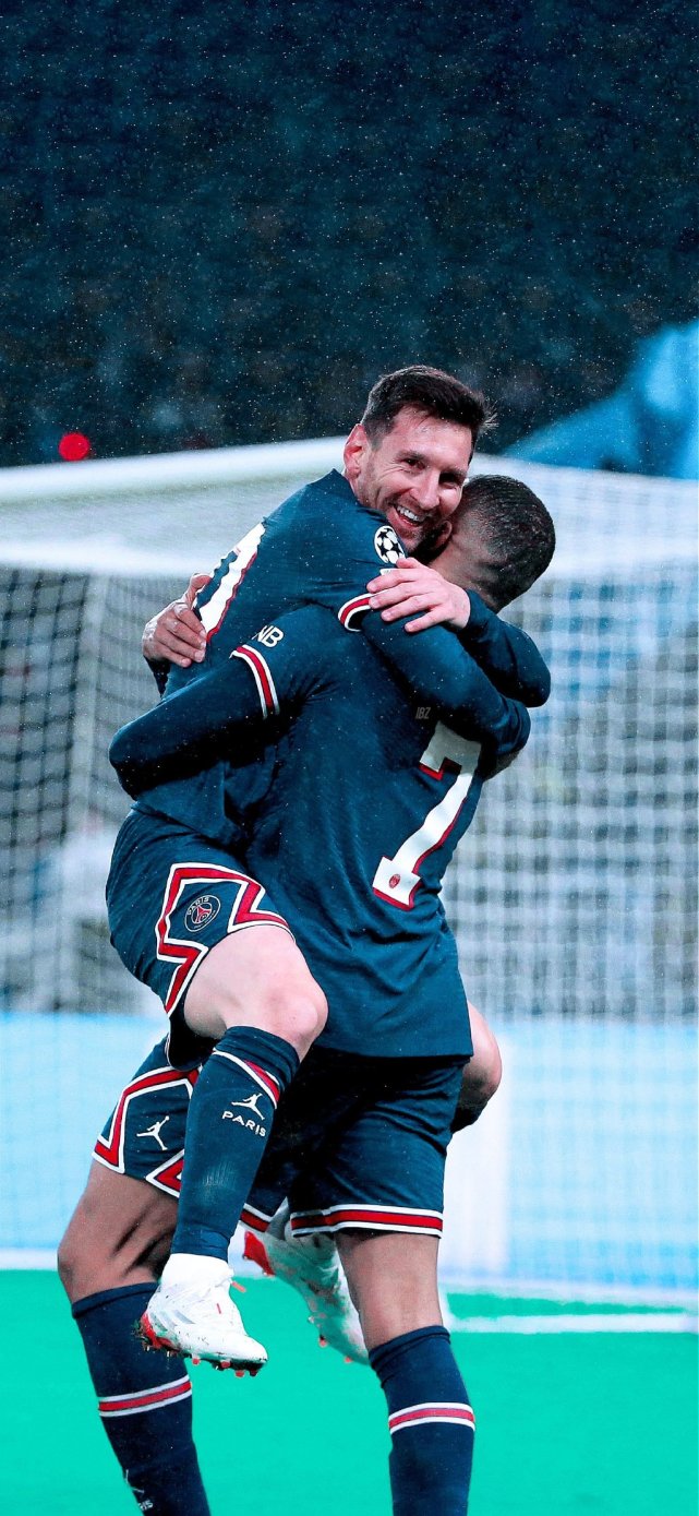 TA：热刺本赛季的定位球表现出色，曼联需要加强定位球防守（TA：热刺本季定位球强势，曼联亟需提升死球防守）