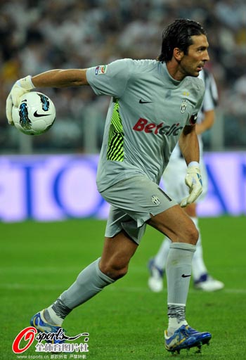 利物浦欧冠小组赛关键战平切尔西（欧冠小组赛焦点之战：利物浦与切尔西战成平局）