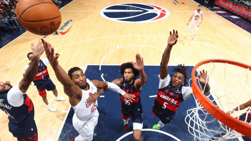 法媒：海斯即将与尼斯达成离队协议，B队主教练萨布尔或继任（法媒：海斯接近与尼斯解约，B队主帅萨布尔有望接任）