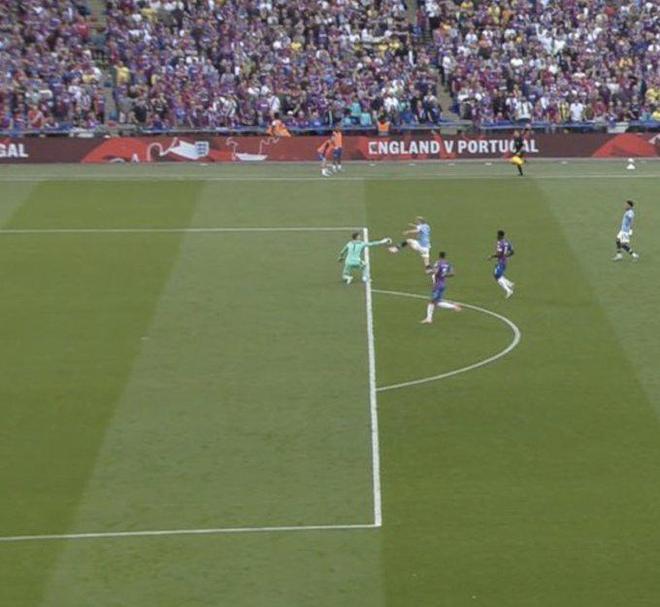 沙特足协官方：因场地大雨，对阵阿联酋下半场比赛推迟开场（沙特足协通告：因场地大雨，沙特对阿联酋下半场延迟开球）