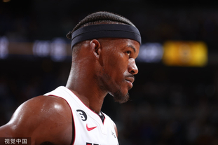 上光荣榜，大连英博一线队主教练李国旭获得辽宁五一劳动奖章（大连英博一线队主帅李国旭荣获辽宁五一劳动奖章，光荣上榜）