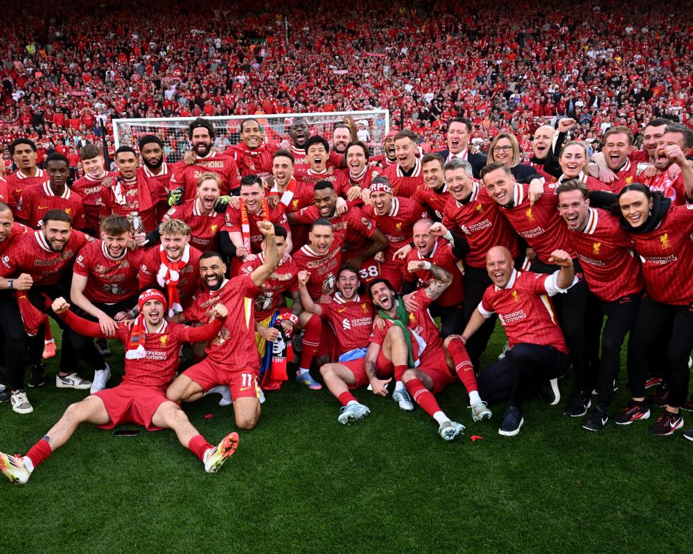 🎮布达佩斯Major：黑色闪光隐身，黑豹1-2遭NaVi爆冷淘汰（🎮布达佩斯Major冷门：黑色闪光迷失，NaVi 2-1送黑豹出局）