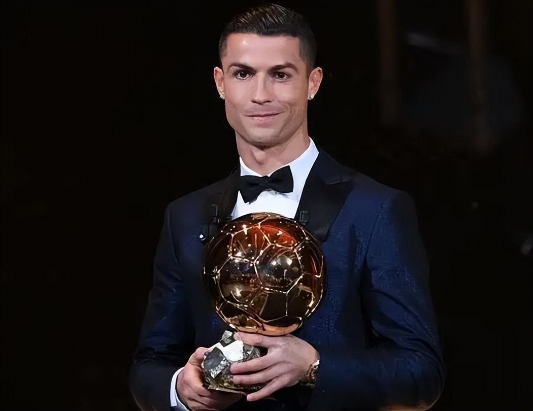 塞维利亚双雄德比战前携手出席活动，呼吁共同抵制校园霸凌（德比将至，塞维利亚两队携手出席活动，倡议抵制校园霸凌）