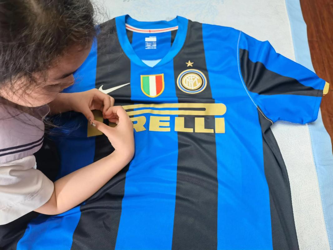 意甲三分制时代以来，米兰前14轮拿超过30分最终都排名前三（意甲三分制以来，米兰前14轮30分以上的赛季最终全部跻身前三）